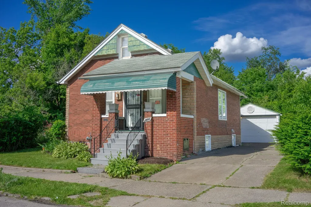 5672 Saint Clair Street Detroit City MI 48213