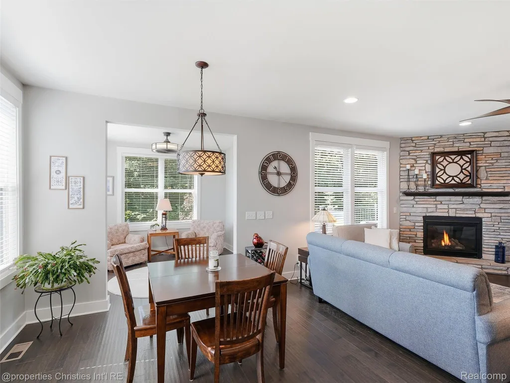 30243 Macintosh Lane Lyon Charter Township MI 48165