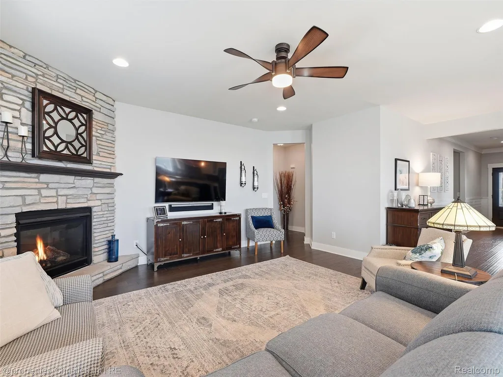 30243 Macintosh Lane Lyon Charter Township MI 48165