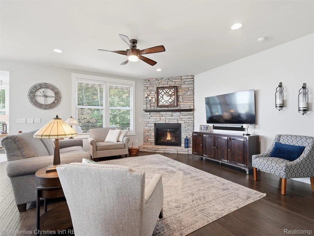 30243 Macintosh Lane Lyon Charter Township MI 48165