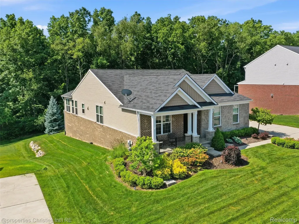 30243 Macintosh Lane Lyon Charter Township MI 48165