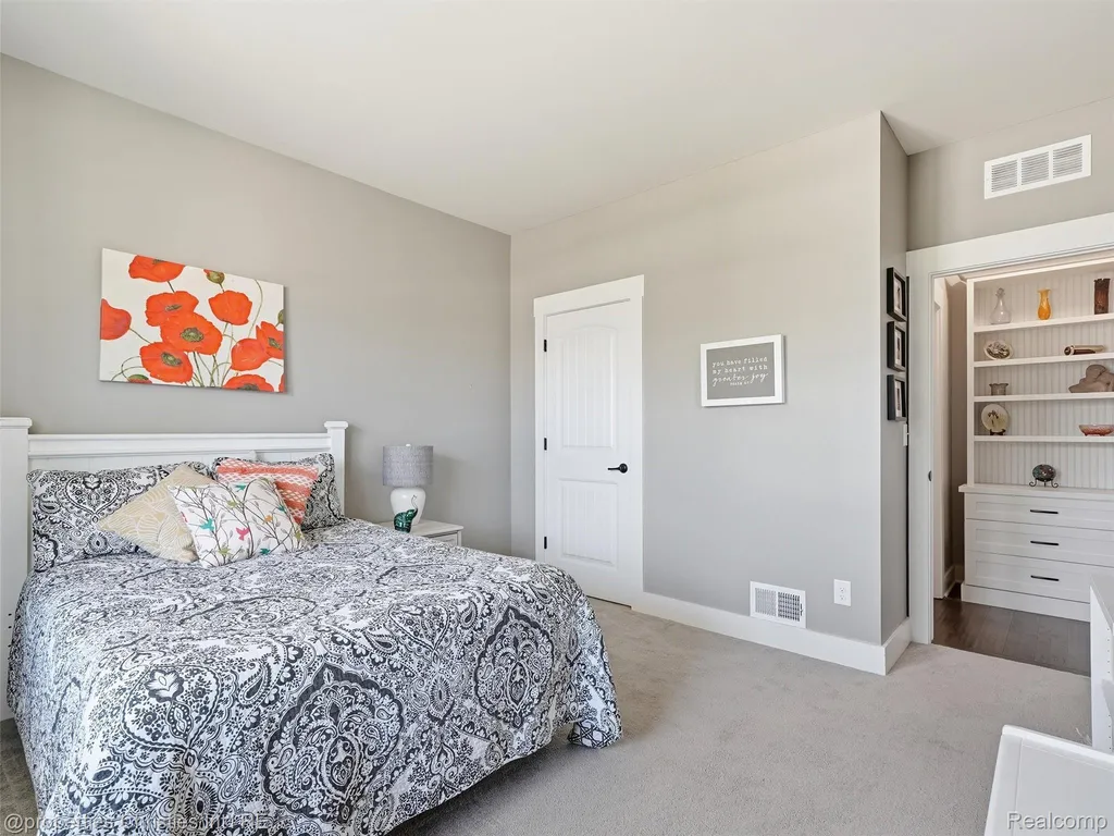 30243 Macintosh Lane Lyon Charter Township MI 48165