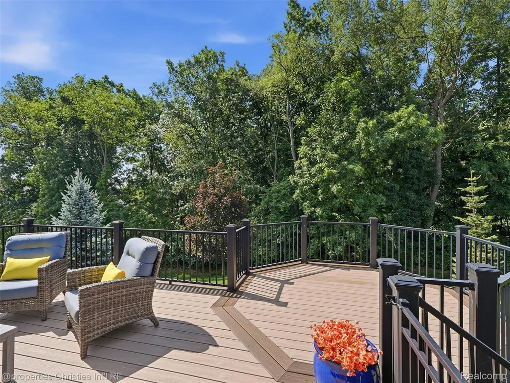 30243 Macintosh Lane Lyon Charter Township MI 48165