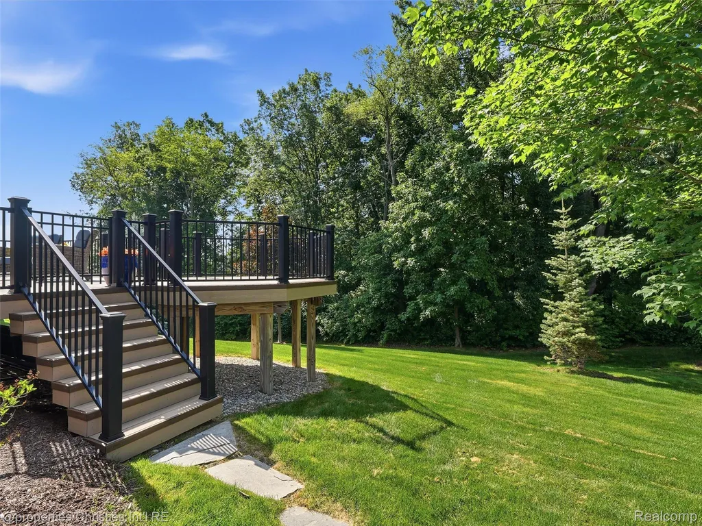 30243 Macintosh Lane Lyon Charter Township MI 48165