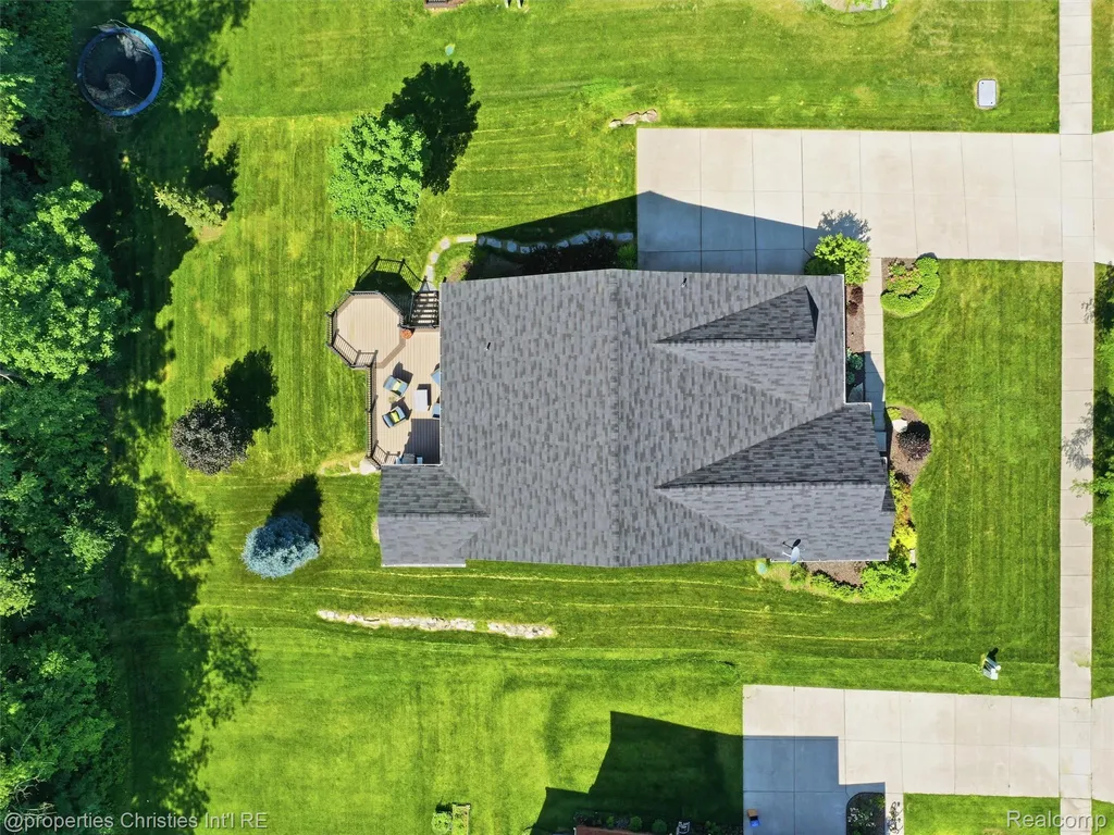 30243 Macintosh Lane Lyon Charter Township MI 48165