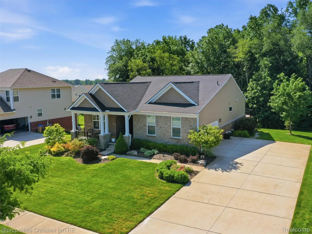 30243 Macintosh Lane Lyon Charter Township MI 48165
