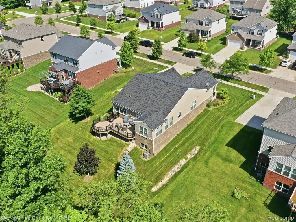 30243 Macintosh Lane Lyon Charter Township MI 48165