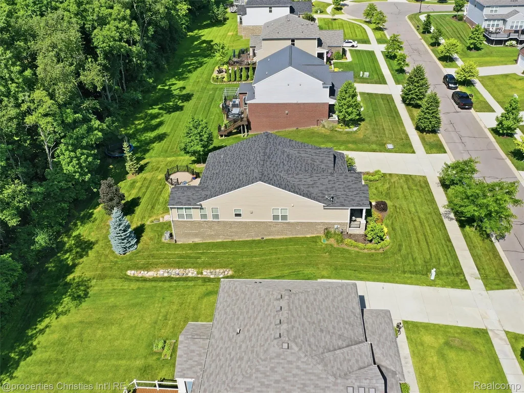 30243 Macintosh Lane Lyon Charter Township MI 48165