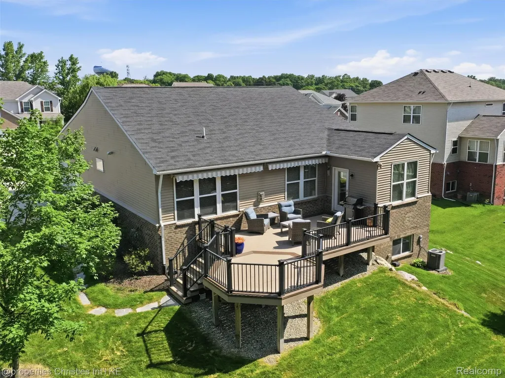 30243 Macintosh Lane Lyon Charter Township MI 48165