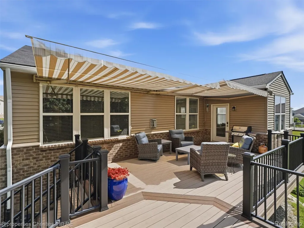 30243 Macintosh Lane Lyon Charter Township MI 48165