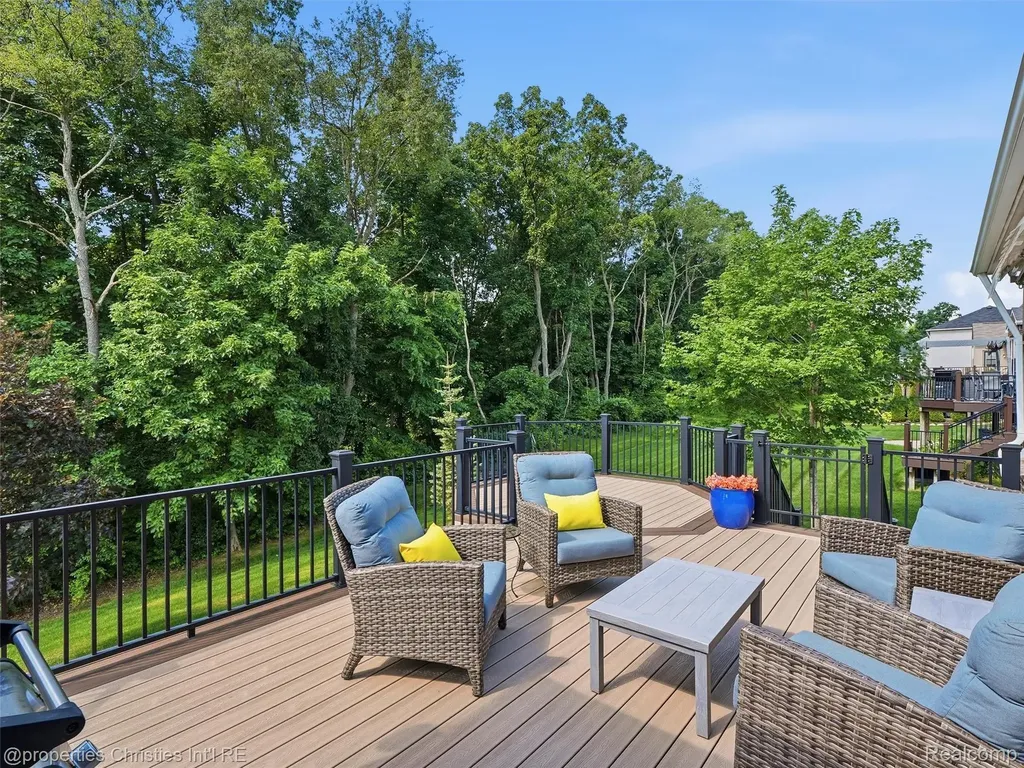 30243 Macintosh Lane Lyon Charter Township MI 48165