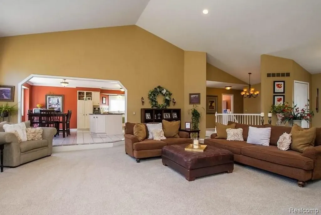 48428 Estera Drive Shelby Charter Township MI 48315