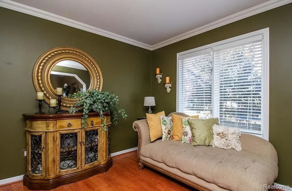 48428 Estera Drive Shelby Charter Township MI 48315