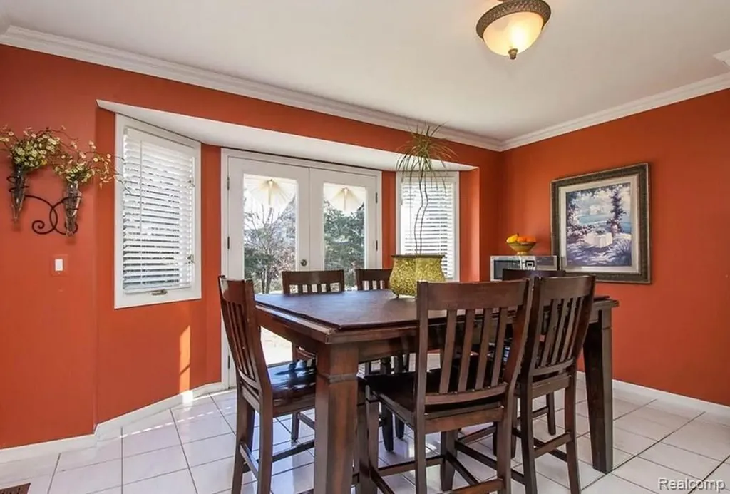 48428 Estera Drive Shelby Charter Township MI 48315