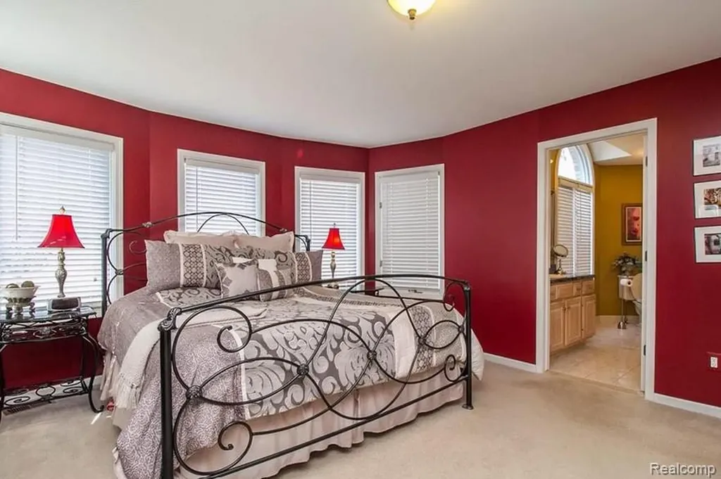 48428 Estera Drive Shelby Charter Township MI 48315