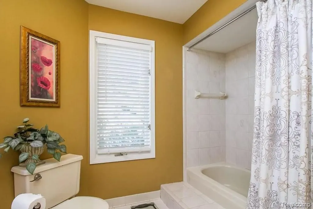 48428 Estera Drive Shelby Charter Township MI 48315