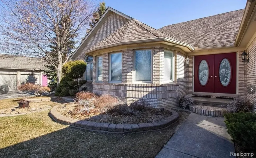48428 Estera Drive Shelby Charter Township MI 48315