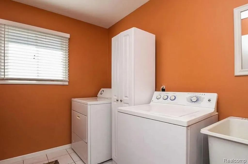 48428 Estera Drive Shelby Charter Township MI 48315