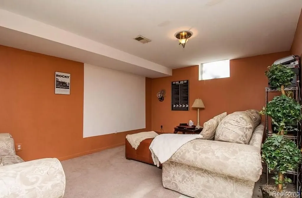 48428 Estera Drive Shelby Charter Township MI 48315