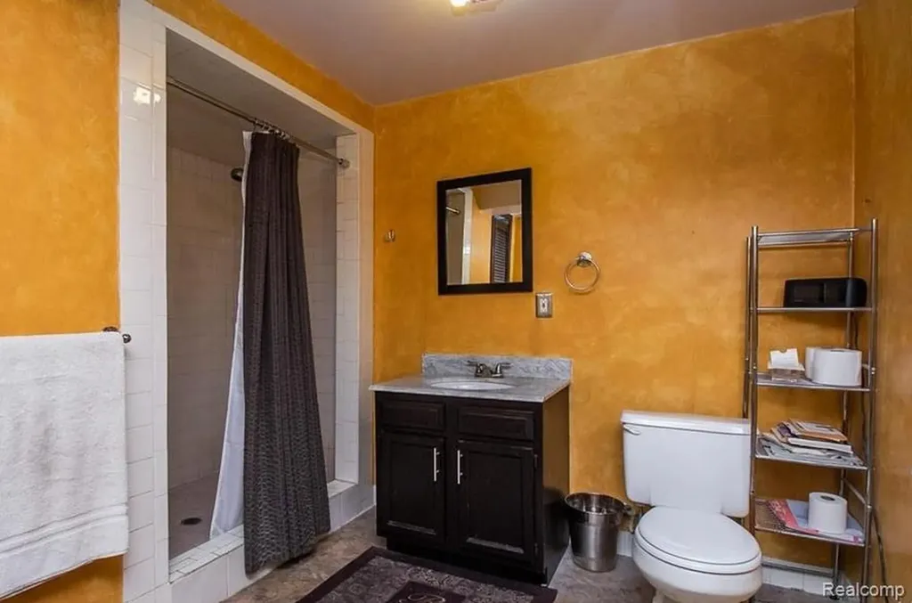 48428 Estera Drive Shelby Charter Township MI 48315