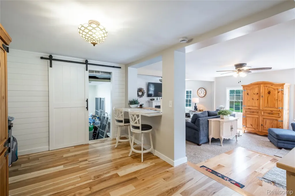 308 N Seymour Road Flushing City MI 48433