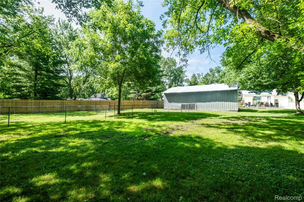 308 N Seymour Road Flushing City MI 48433