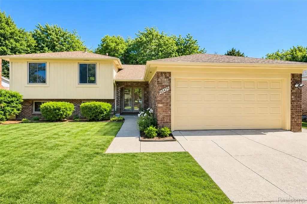 45429 Brunswick Drive Canton Charter Township MI 48187