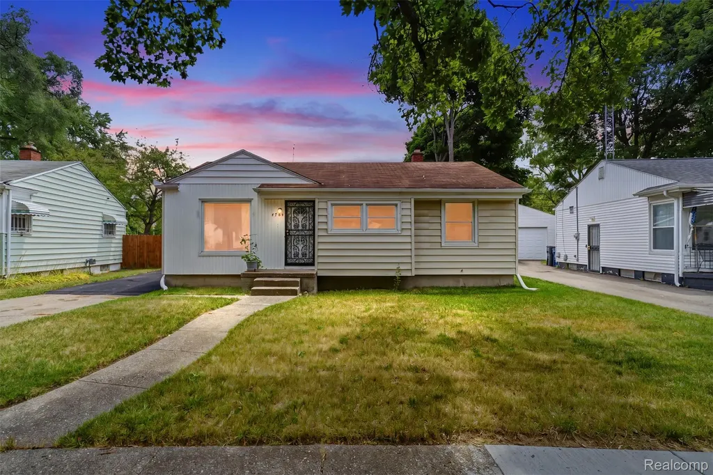 4722 Birchcrest Drive Flint City MI 48504