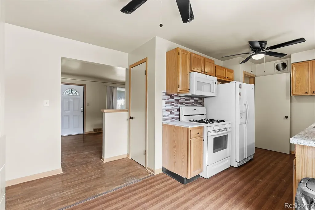 4722 Birchcrest Drive Flint City MI 48504