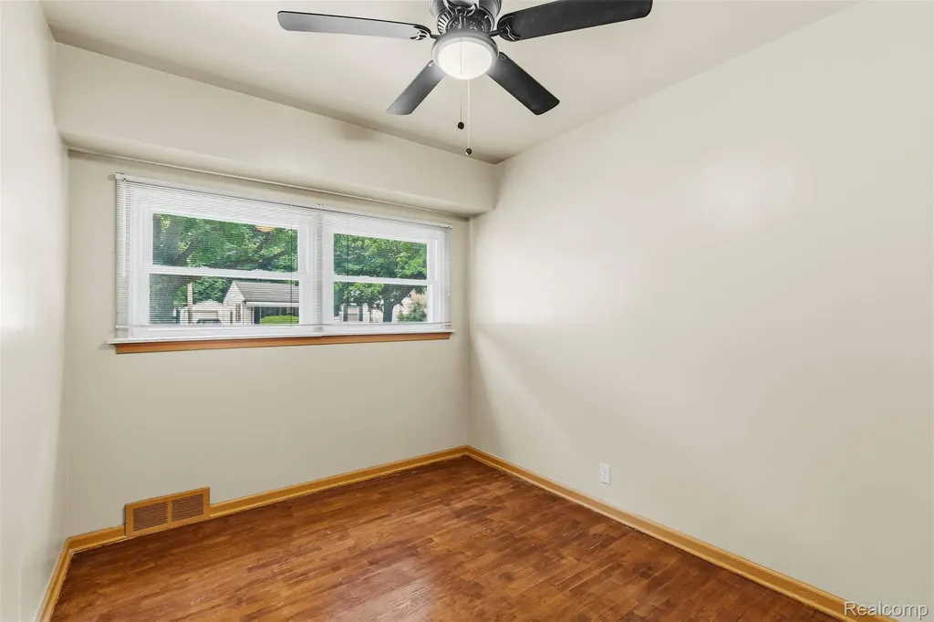 4722 Birchcrest Drive Flint City MI 48504