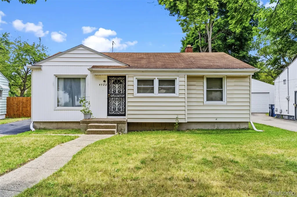 4722 Birchcrest Drive Flint City MI 48504
