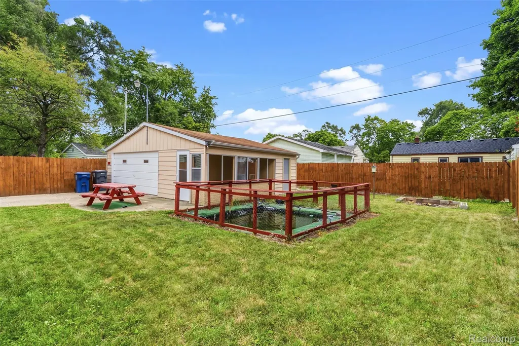 4722 Birchcrest Drive Flint City MI 48504