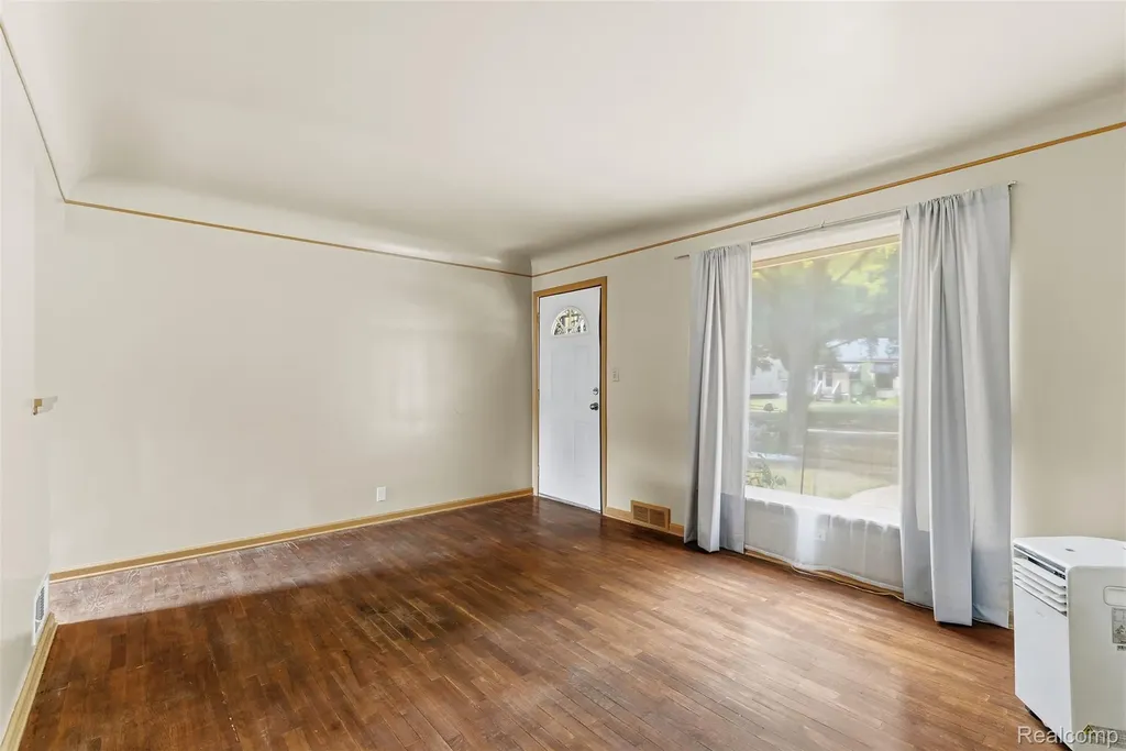 4722 Birchcrest Drive Flint City MI 48504