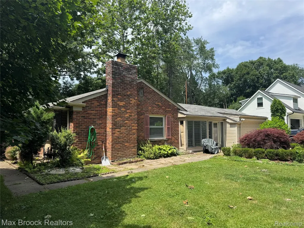 6490 Thurber Road Bloomfield Hills City MI 48301