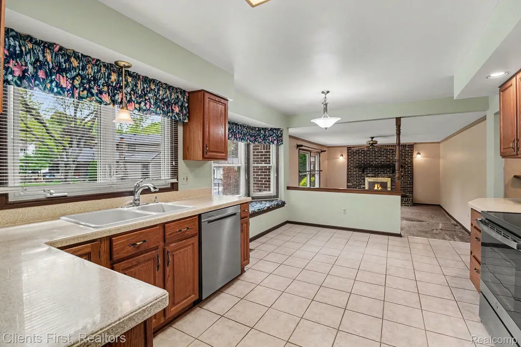 42542 Knollwood Court Northville Township MI 48168