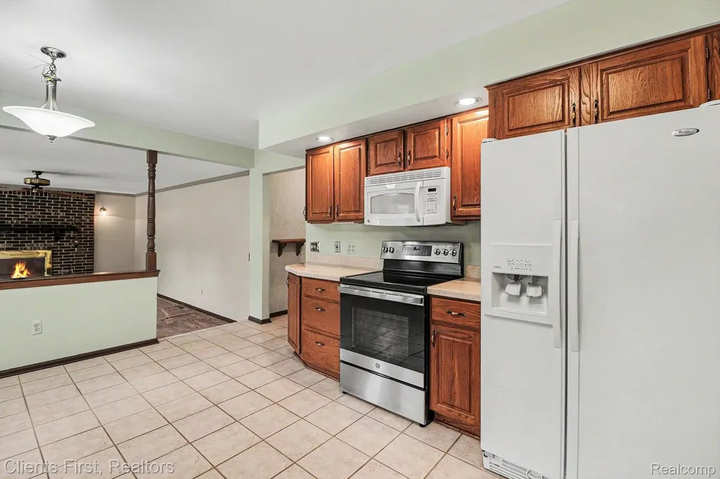 42542 Knollwood Court Northville Township MI 48168