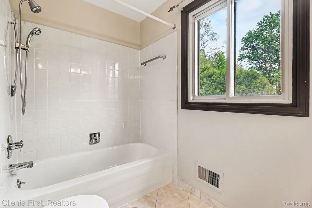 42542 Knollwood Court Northville Township MI 48168
