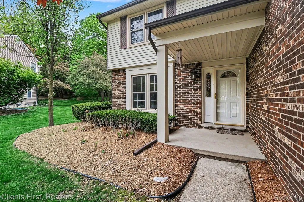 42542 Knollwood Court Northville Township MI 48168