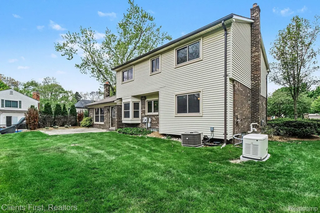 42542 Knollwood Court Northville Township MI 48168