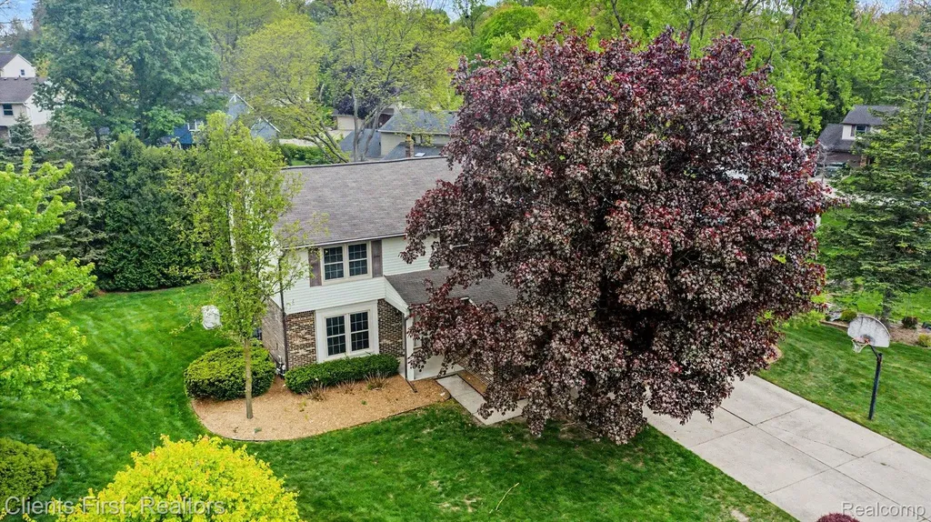42542 Knollwood Court Northville Township MI 48168