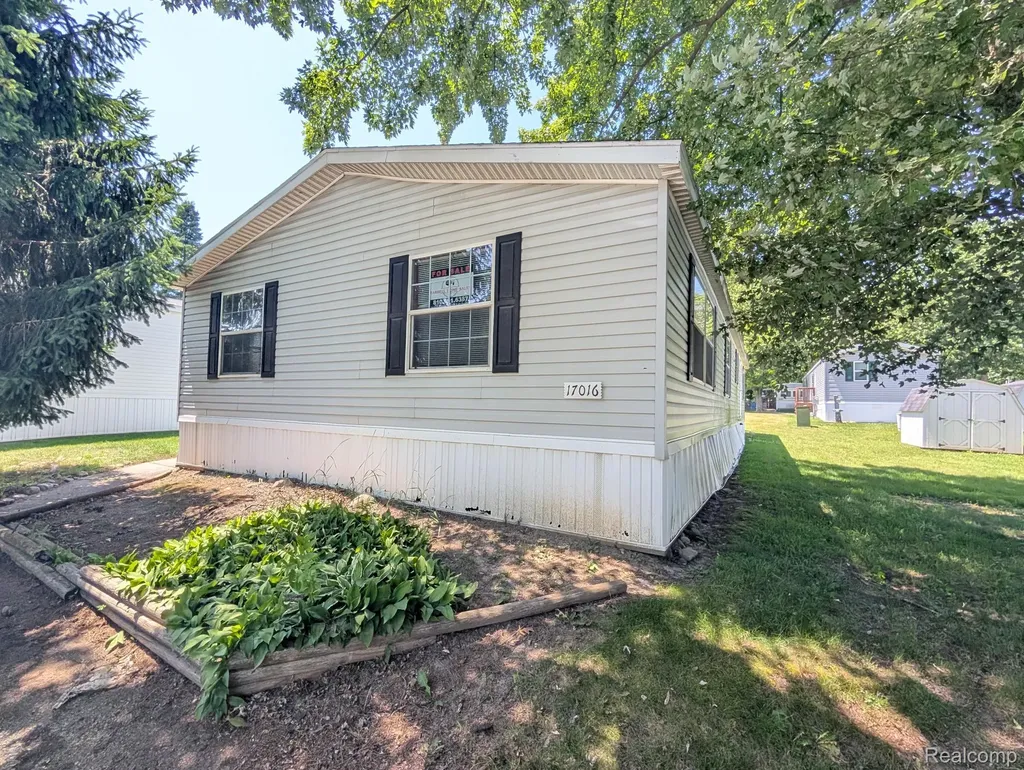 17016 Sleepy Hollow Boulevard Holly Township MI 48442