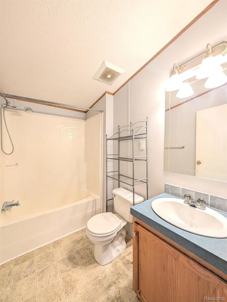 17016 Sleepy Hollow Boulevard Holly Township MI 48442
