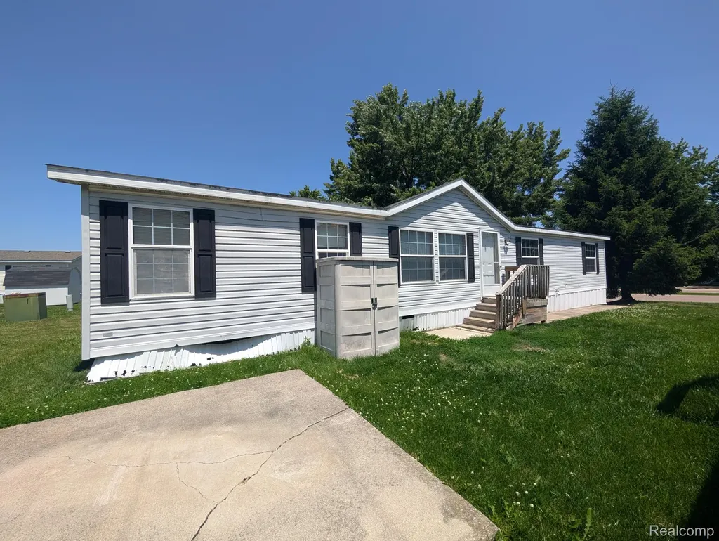 17016 Sleepy Hollow Boulevard Holly Township MI 48442