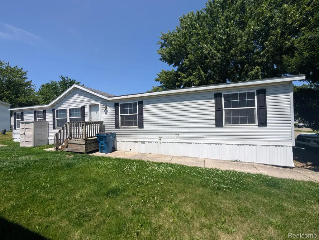 17016 Sleepy Hollow Boulevard Holly Township MI 48442
