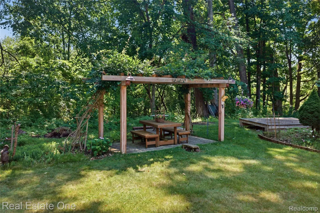 8450 Merrill Road Webster Township MI 48189