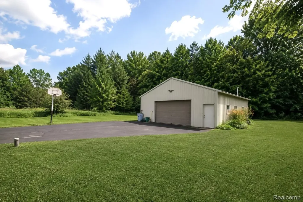 1388 Parks Road Wales Township MI 48027
