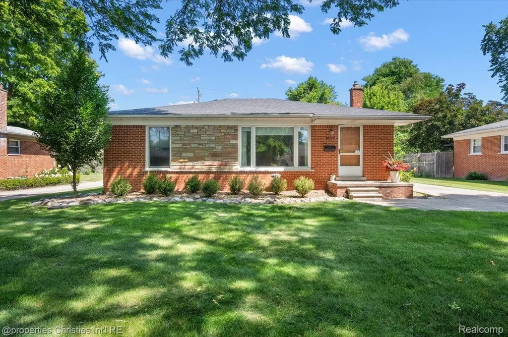 1527 Hazel Street Birmingham City MI 48009