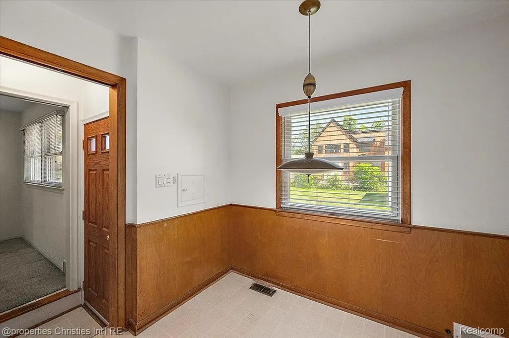 1527 Hazel Street Birmingham City MI 48009