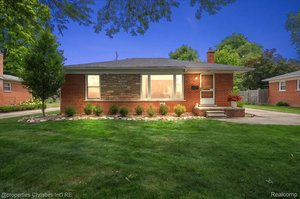 1527 Hazel Street Birmingham City MI 48009