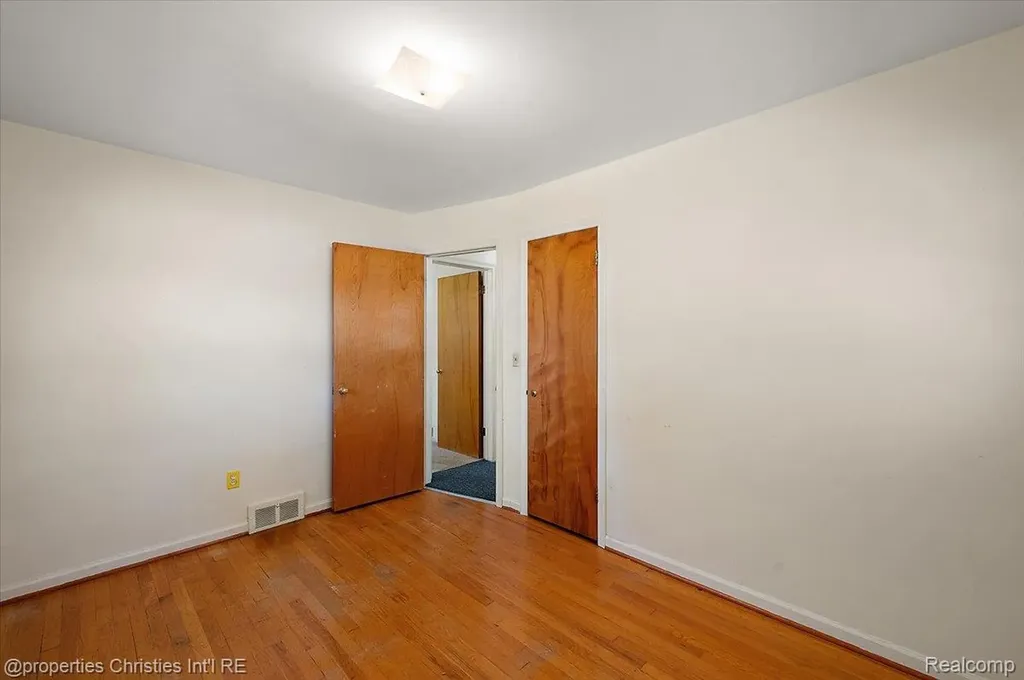 1527 Hazel Street Birmingham City MI 48009
